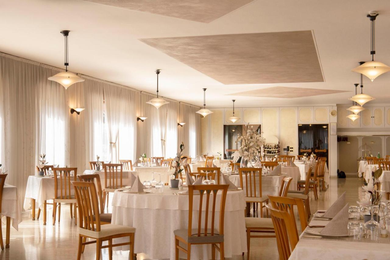 Albergo Milano Boario Terme Kültér fotó